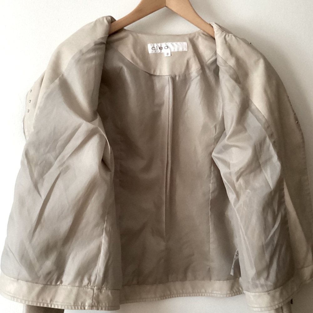 Cleo Cropped Vegan Leather Moto Jacket Neutral Beige Size XS - Picture 8 of 8